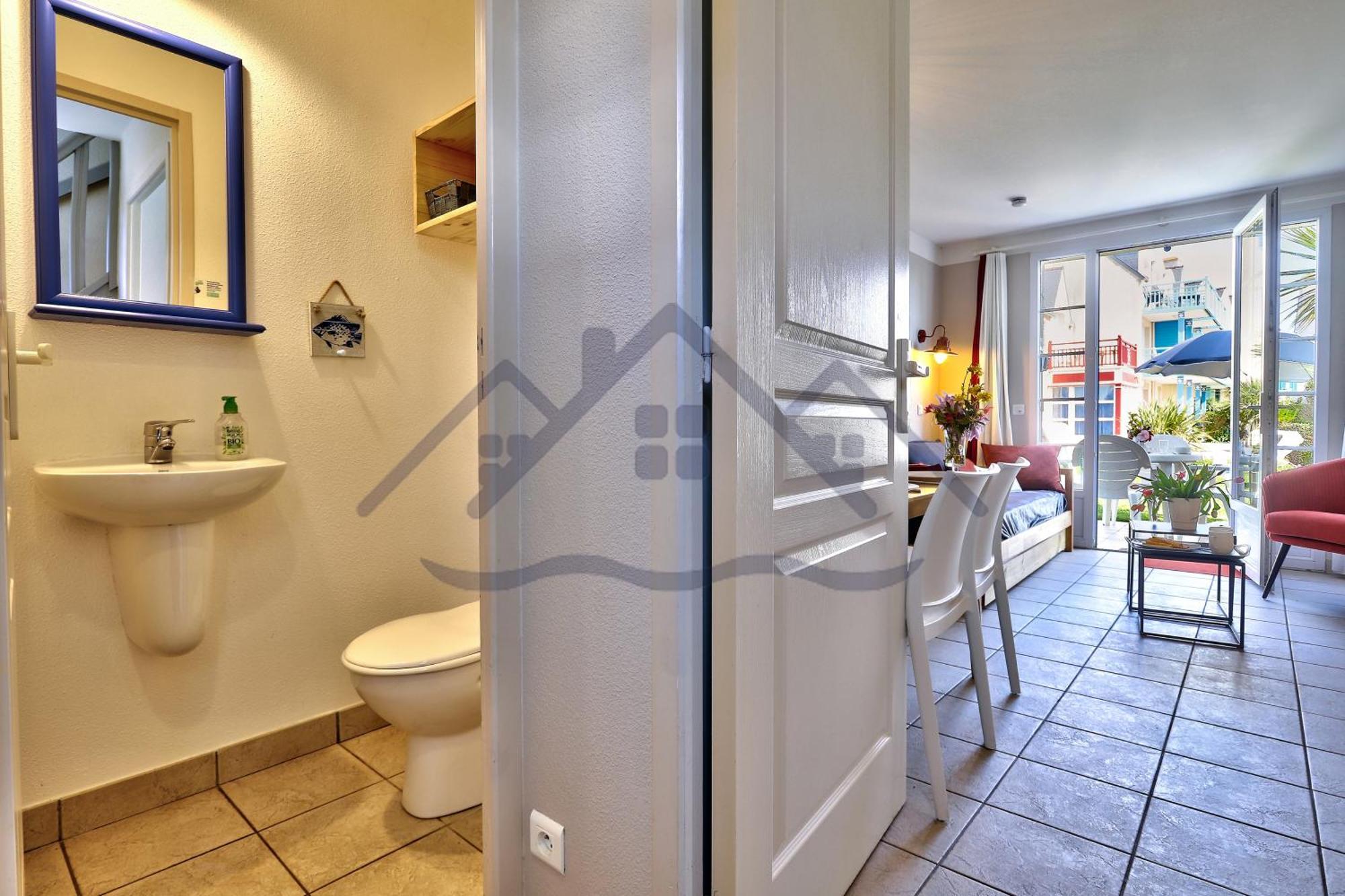 LocaLise - Maison G5 au Guilvinec - A 50m de la mer avec jardin et piscine - Tout à pied, plages, port, centre, commerces, marché - Wifi inclus - Animaux bienvenus - Linge de lit inclus Exterior foto